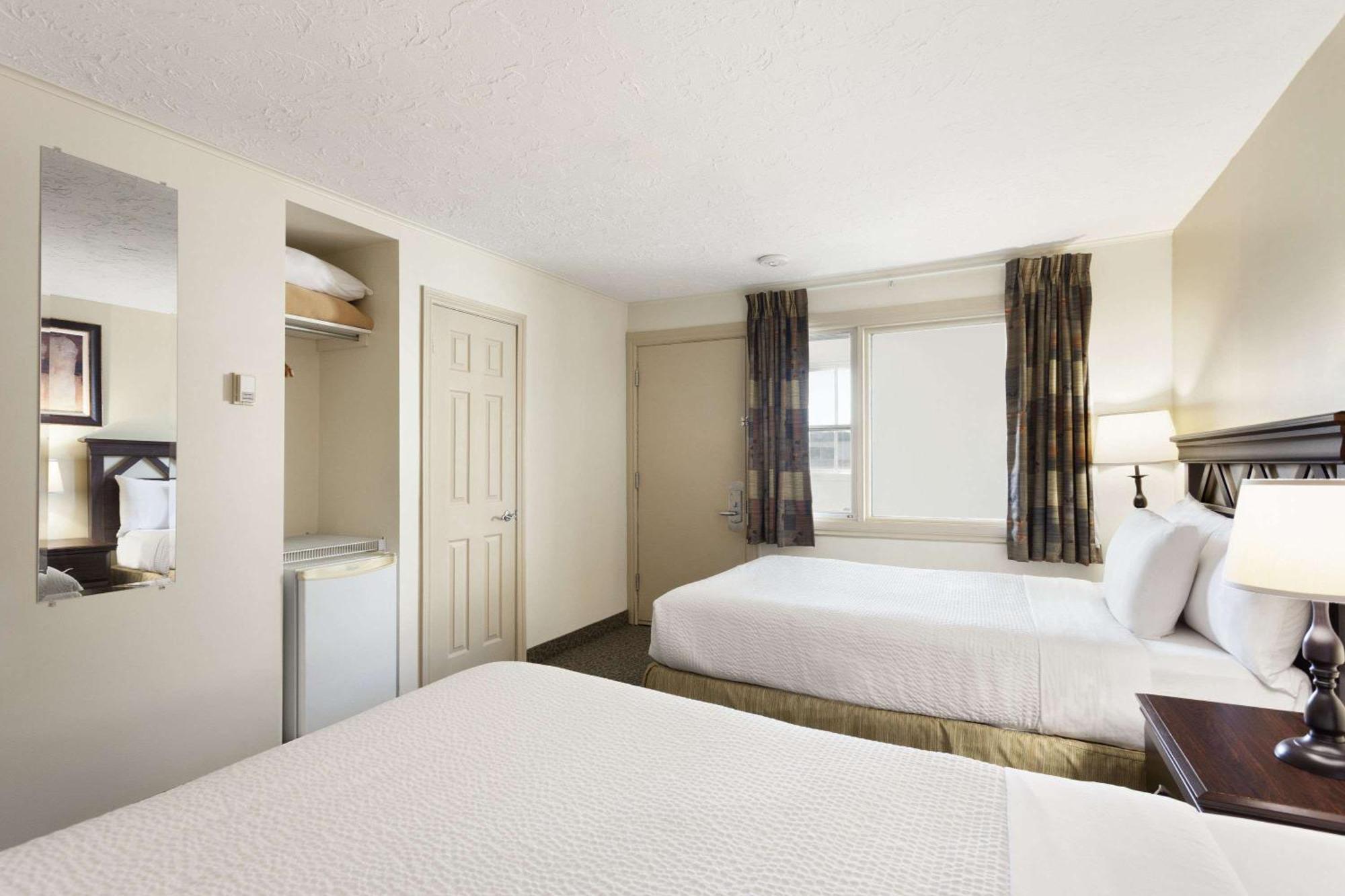 Room Two Double Beds Non-Smoking